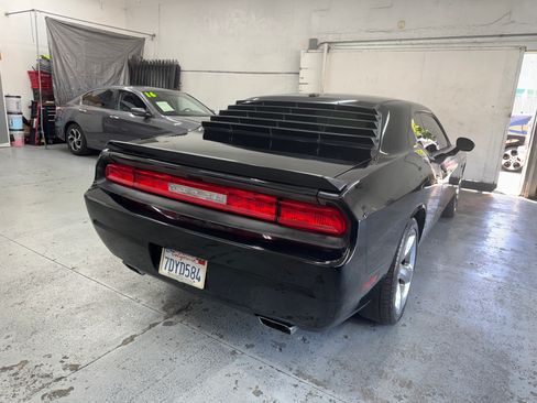 Used 2012 Dodge Challenger R/T image 9