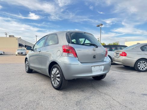 Used 2011 Toyota Yaris image 4