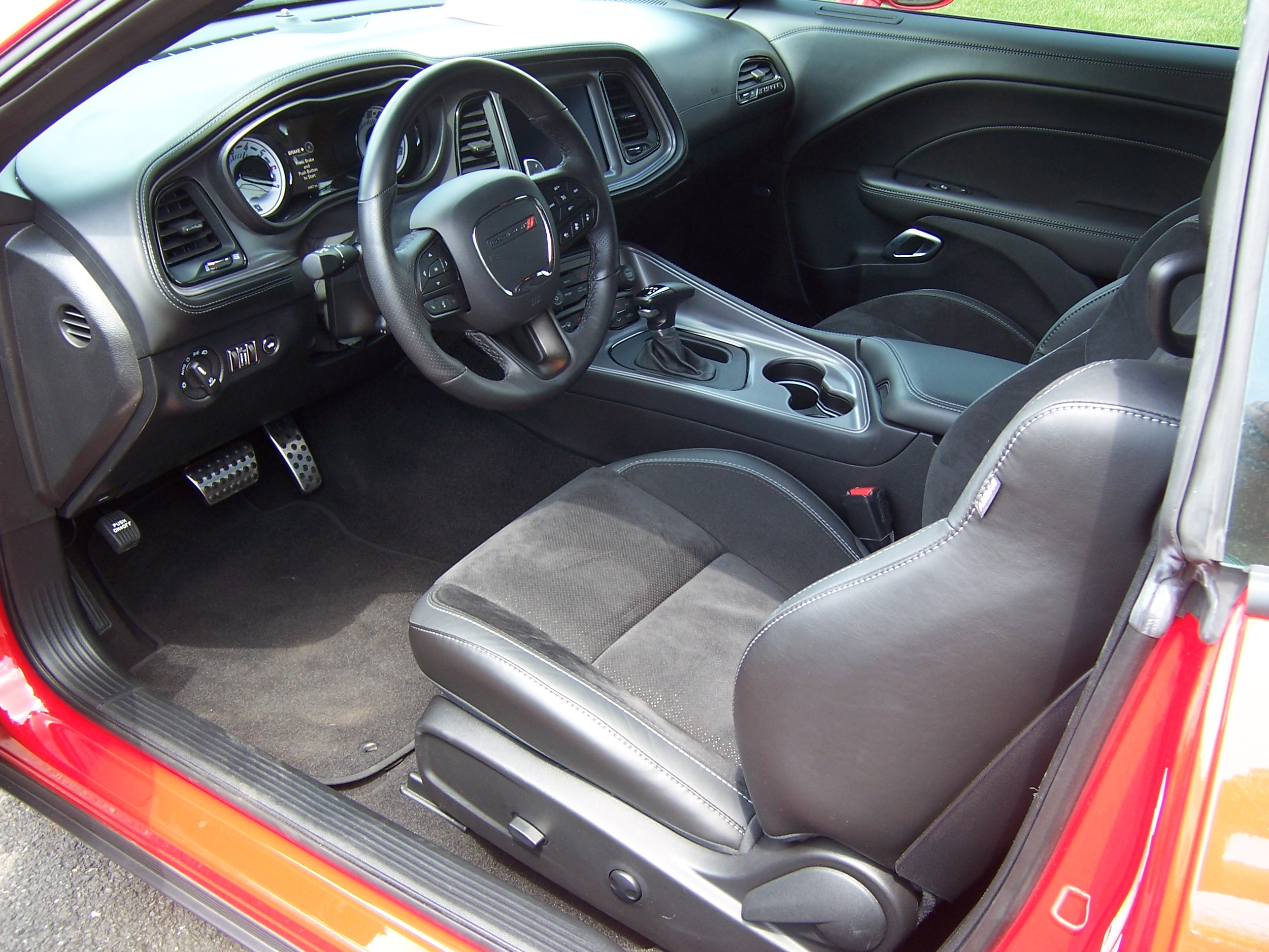 Used 2023 Dodge Challenger R/T RWD image 11