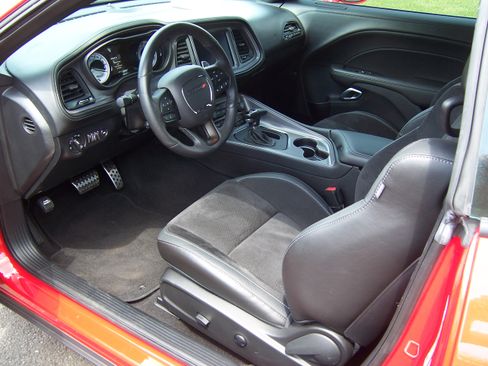 Used 2023 Dodge Challenger R/T RWD image 11