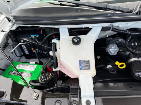 Used 2018 Chevrolet Express 2500 image 18