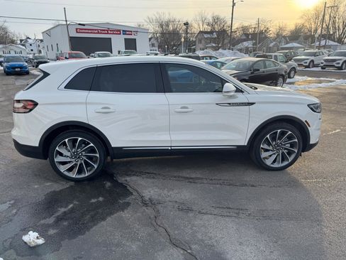 Used 2023 Lincoln Nautilus Reserve image 6