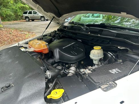 Used 2017 RAM 1500 4x4 Crew Cab Laramie image 28