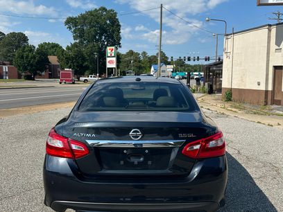 Used 2016 Nissan Altima Sedan w/ Navigation Pkg