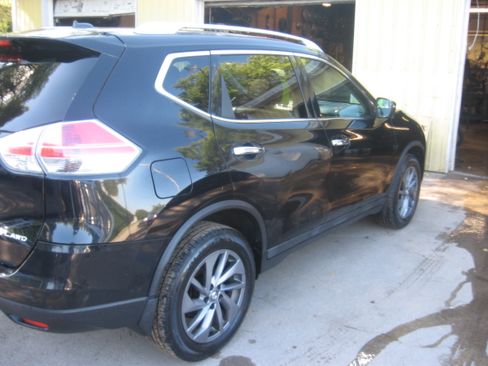 Used 2016 Nissan Rogue SL image 4