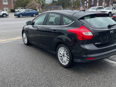 Used 2014 Ford Focus Titanium Hatchback FWD image 8