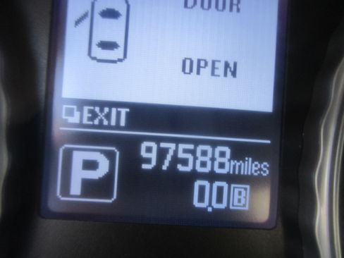 Used 2017 INFINITI Q70 Premium image 4