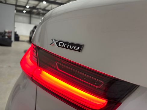 Used 2020 BMW 330i xDrive w/ Driver Assist image 10