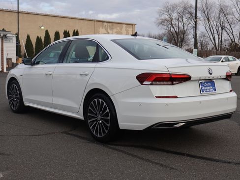 Used 2022 Volkswagen Passat Limited Edition image 6