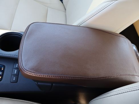 Used 2015 Toyota Avalon Limited image 32