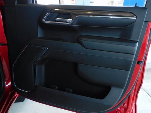 Used 2024 Chevrolet Silverado 1500 LT Z71 image 27