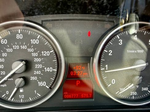 Used 2009 BMW 335i Convertible RWD image 21