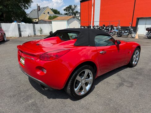 Used 2007 Pontiac Solstice GXP Convertible RWD image 26