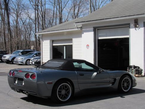 Used 2004 Chevrolet Corvette image 9