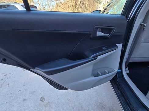 Used 2012 Toyota Camry image 13