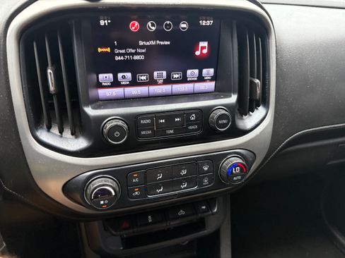 Used 2016 GMC Canyon 2WD Crew Cab SLE image 11