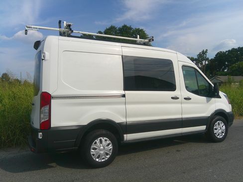 Used 2018 Ford Transit 250 XL image 1