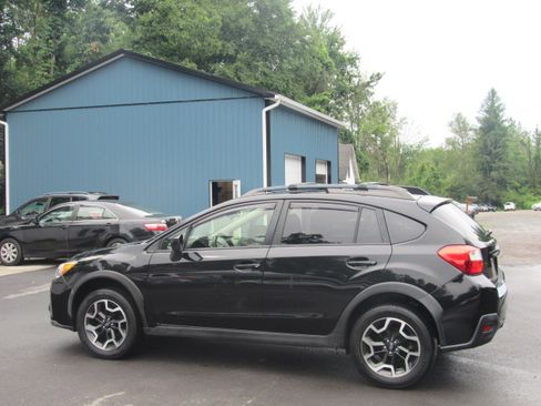 Used 2017 Subaru Crosstrek 2.0i Premium AWD/4WD image 4