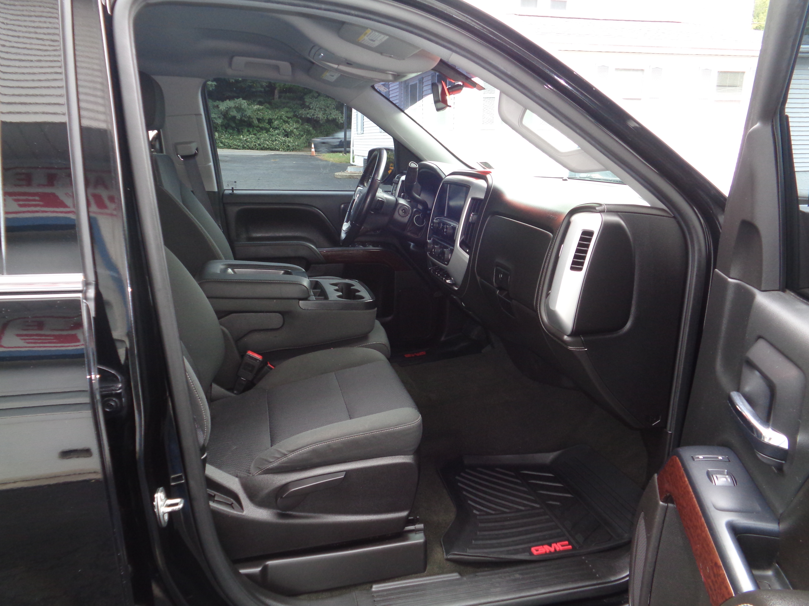 Used 2017 GMC Sierra 1500 4x4 Double Cab SLE image 7