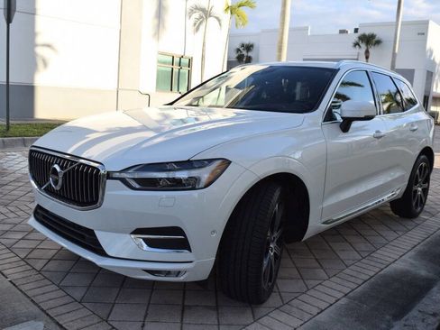 Used 2019 Volvo XC60 T6 Inscription image 2