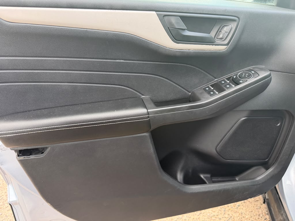 Used 2022 Ford Escape FWD SE image 11