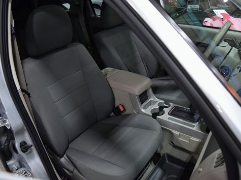 Used 2010 Ford Escape XLT image 22