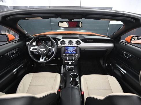 Used 2020 Ford Mustang Premium image 17