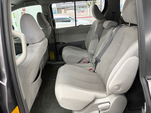 Used 2012 Toyota Sienna LE FWD image 13