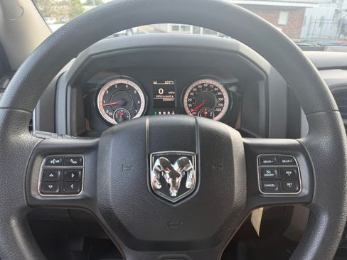 Used 2019 RAM 1500 4x4 Crew Cab Classic Tradesman image 11