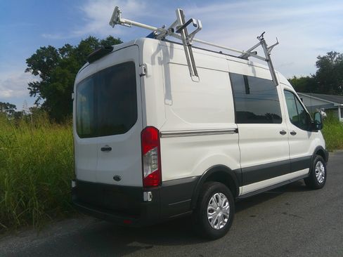 Used 2018 Ford Transit 250 XL image 7