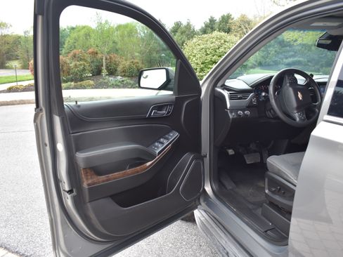 Used 2019 Chevrolet Tahoe 4WD image 12