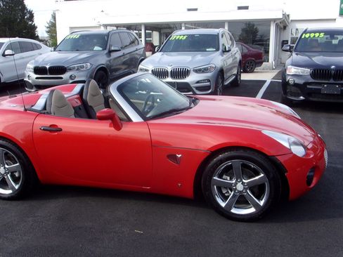 Used 2009 Pontiac Solstice image 3