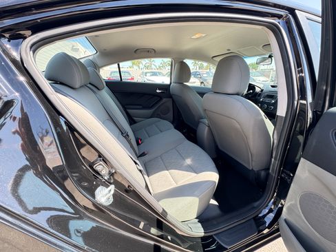 Used 2015 Kia Forte LX Sedan FWD image 18