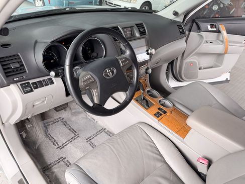 Used 2010 Toyota Highlander Limited image 7