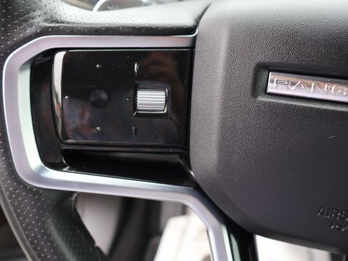 Used 2022 Land Rover Range Rover Evoque R-Dynamic S image 29