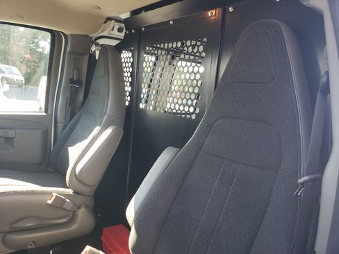Used 2024 GMC Savana 2500 image 11
