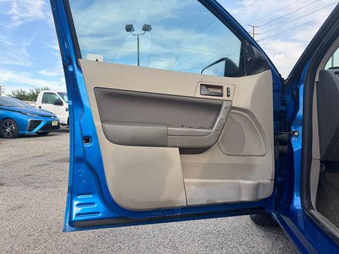 Used 2010 Ford Focus SE image 23