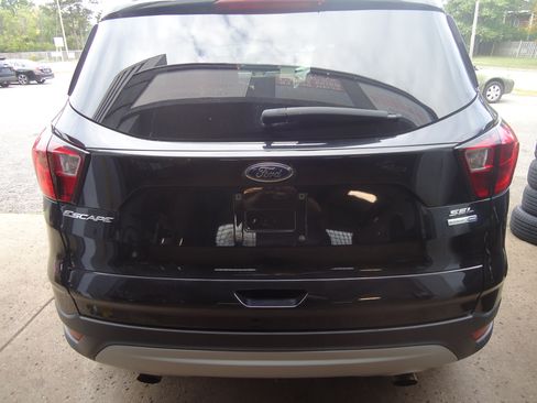 Used 2019 Ford Escape SEL image 5