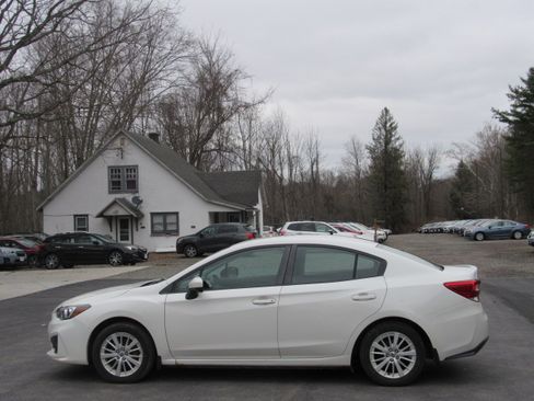 Used 2017 Subaru Impreza 2.0i Premium image 4