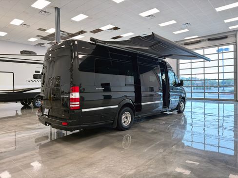 Used 2015 Mercedes-Benz Sprinter 4500 image 28