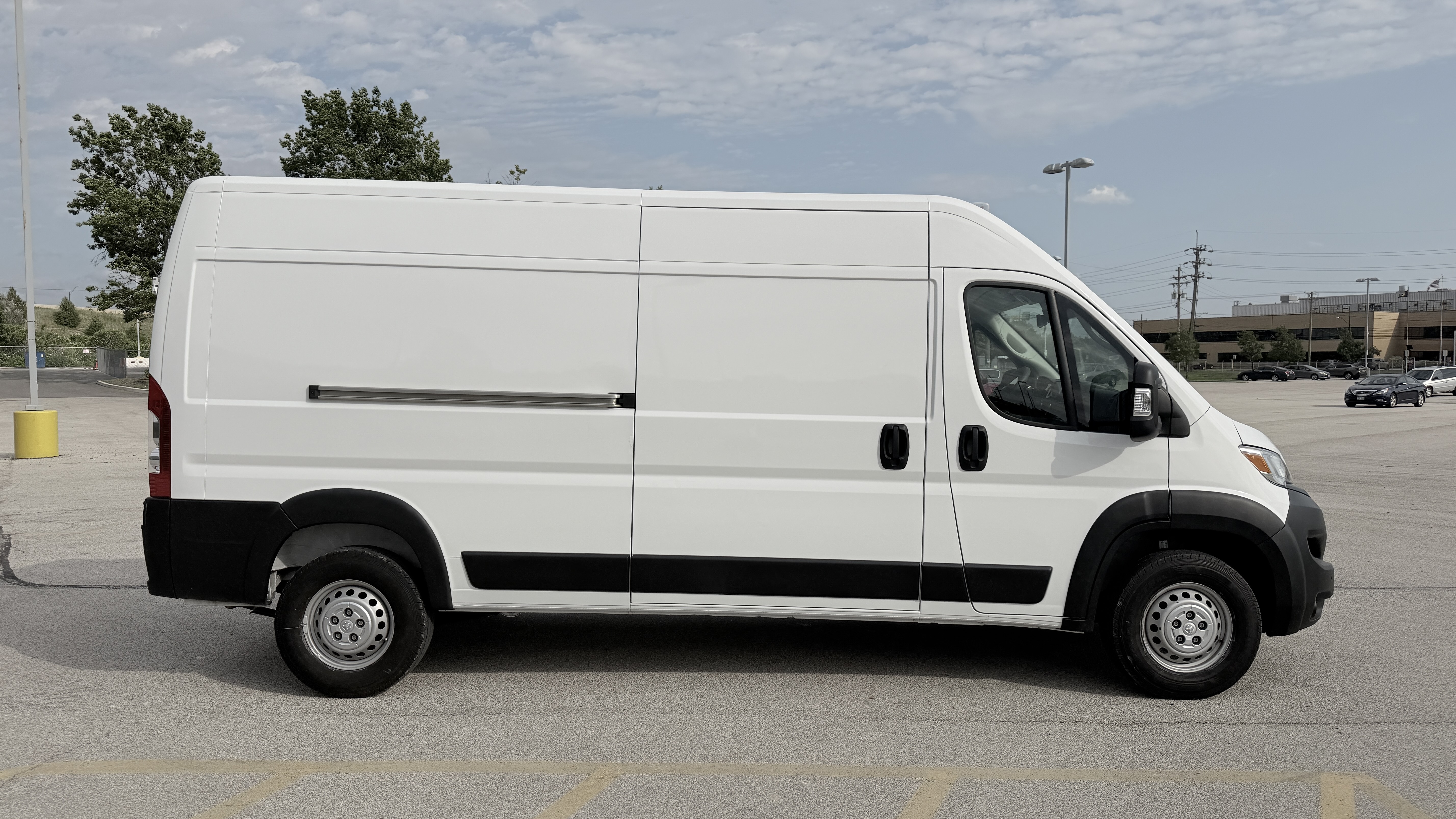 Used 2024 RAM ProMaster 2500 159 High Roof FWD image 4
