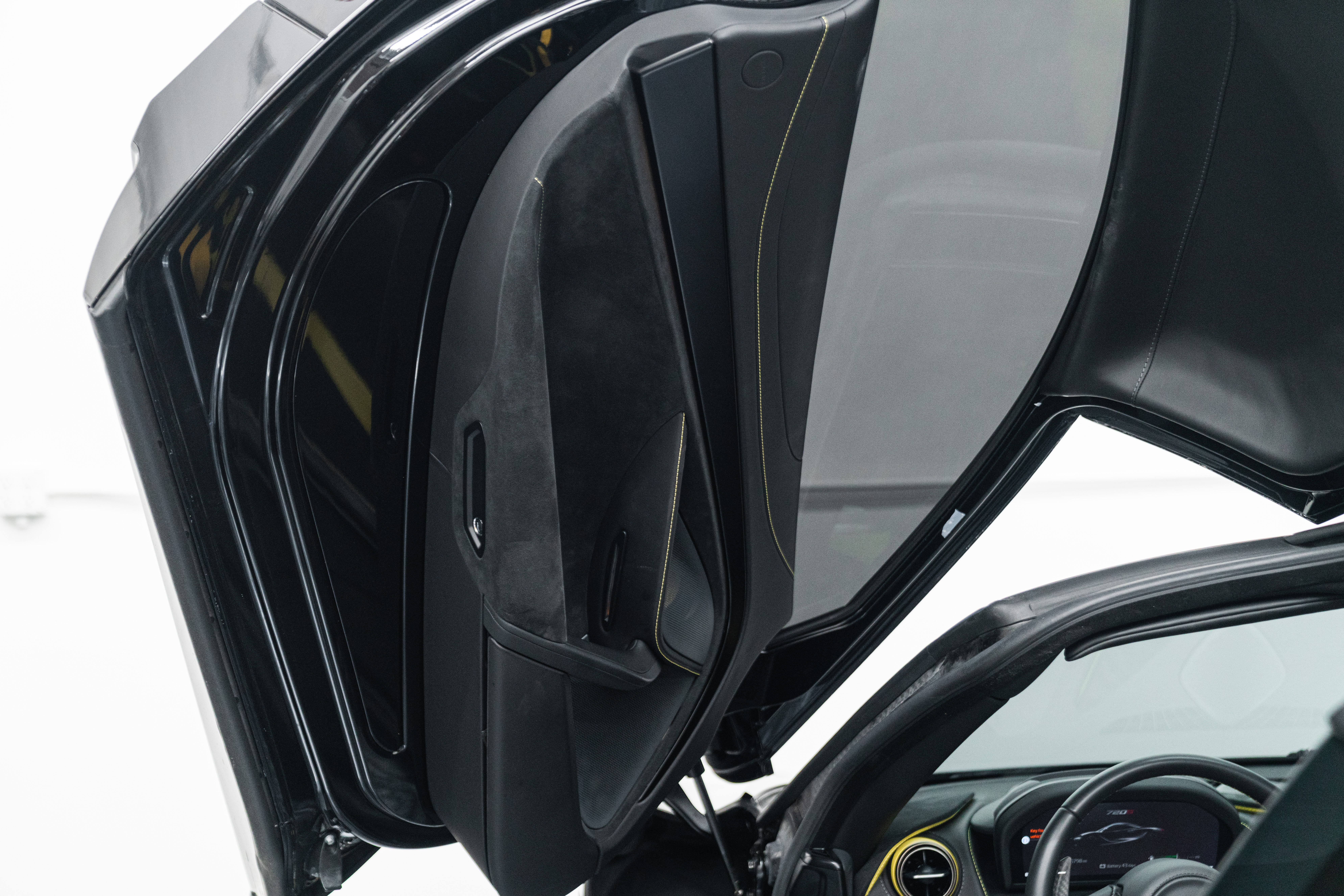 Used 2021 McLaren 720S Performance RWD image 37