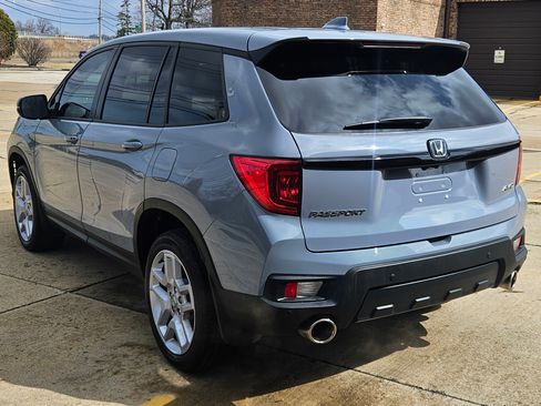 Used 2025 Honda Passport EX-L image 2