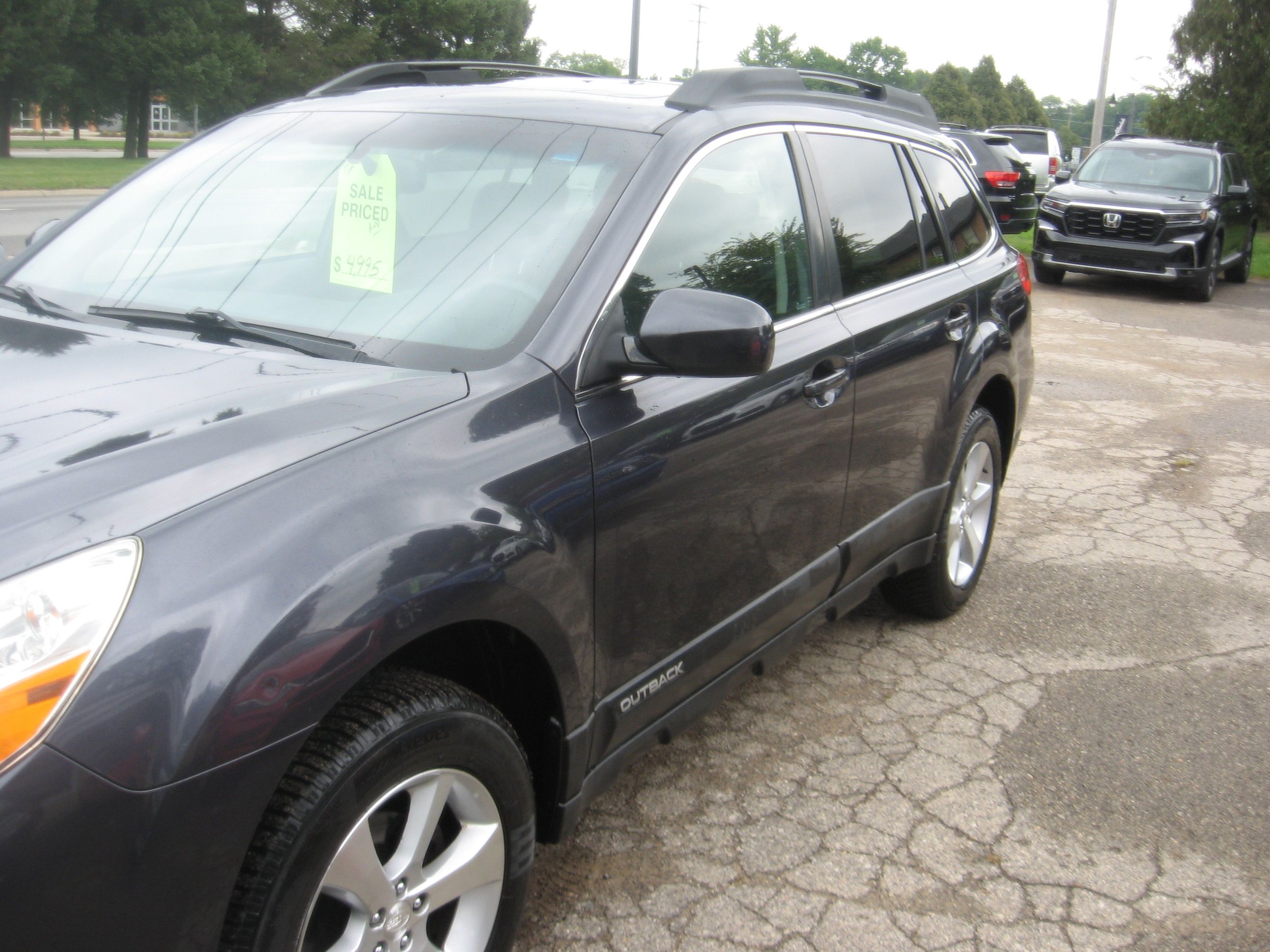 Used 2013 Subaru Outback 2.5i Limited AWD/4WD image 1