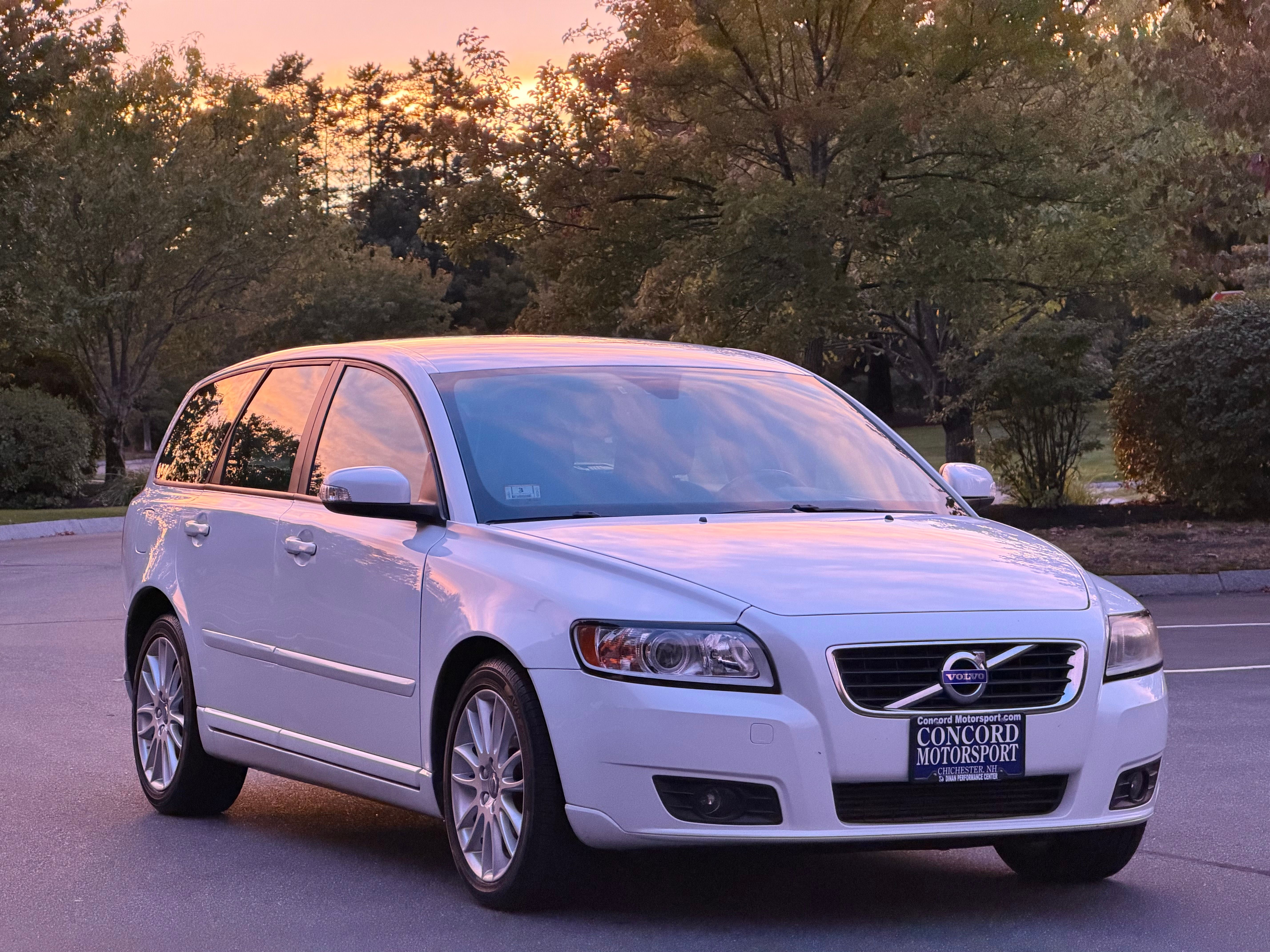 Used 2011 Volvo V50 T5 FWD image 7