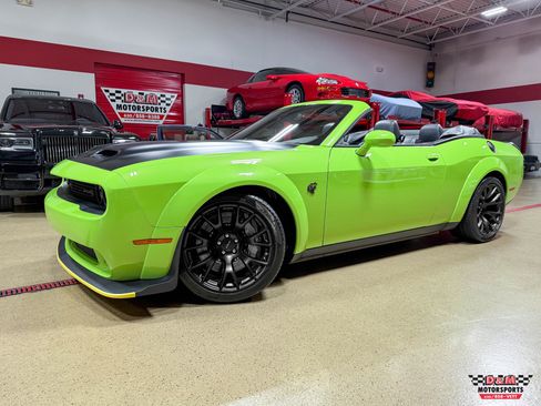 Used 2023 Dodge Challenger SRT Hellcat image 1