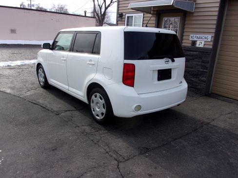 Used 2010 Scion xB image 5