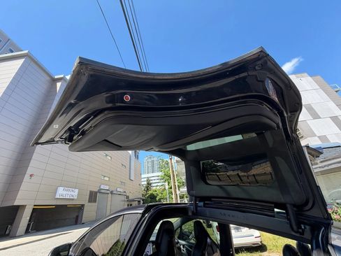 Used 2016 Tesla Model X 90D AWD/4WD image 27
