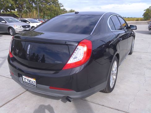 Used 2013 Lincoln MKS image 4