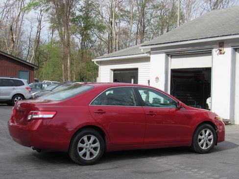 Used 2011 Toyota Camry LE Sedan FWD image 8